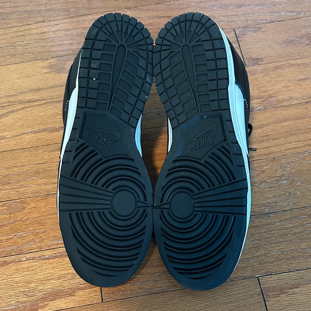 Nike Men's Black and White Low-Top Sneakers - Picture 3 of 6